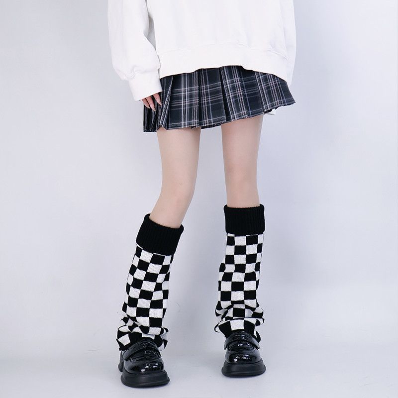 Black White Checkered Leg Warm - مراجعة Boot Sock Slouchy وسعره