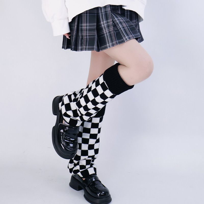Black White Checkered Leg Warm - مراجعة Boot Sock Slouchy وسعره