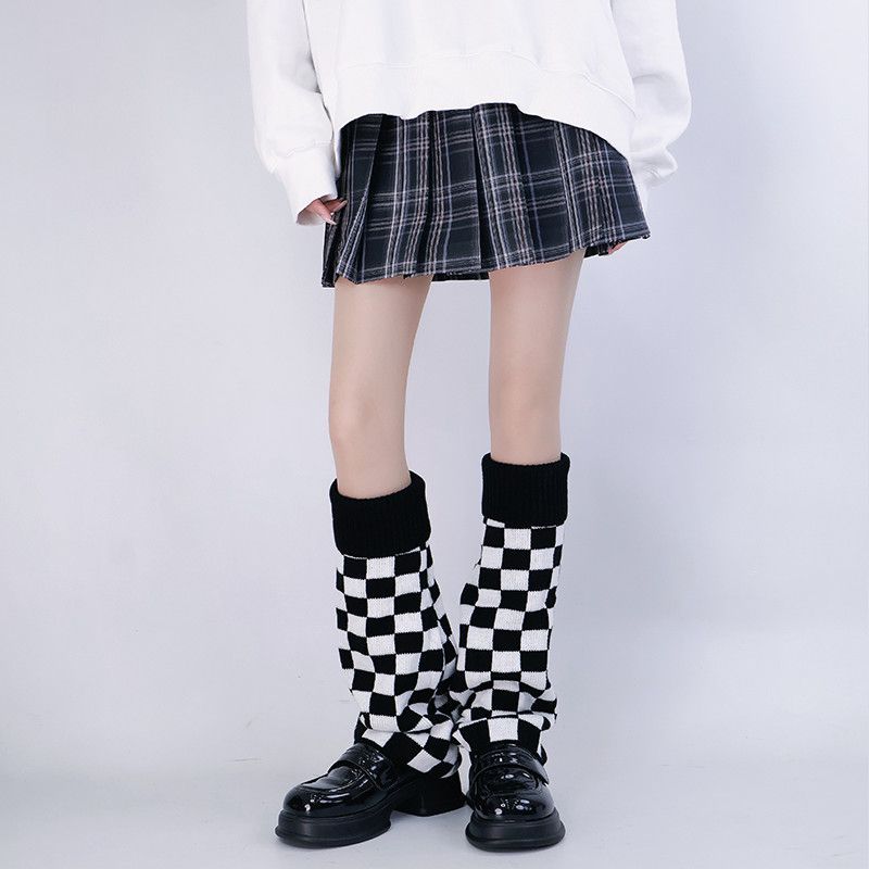 Black White Checkered Leg Warm - مراجعة Boot Sock Slouchy وسعره
