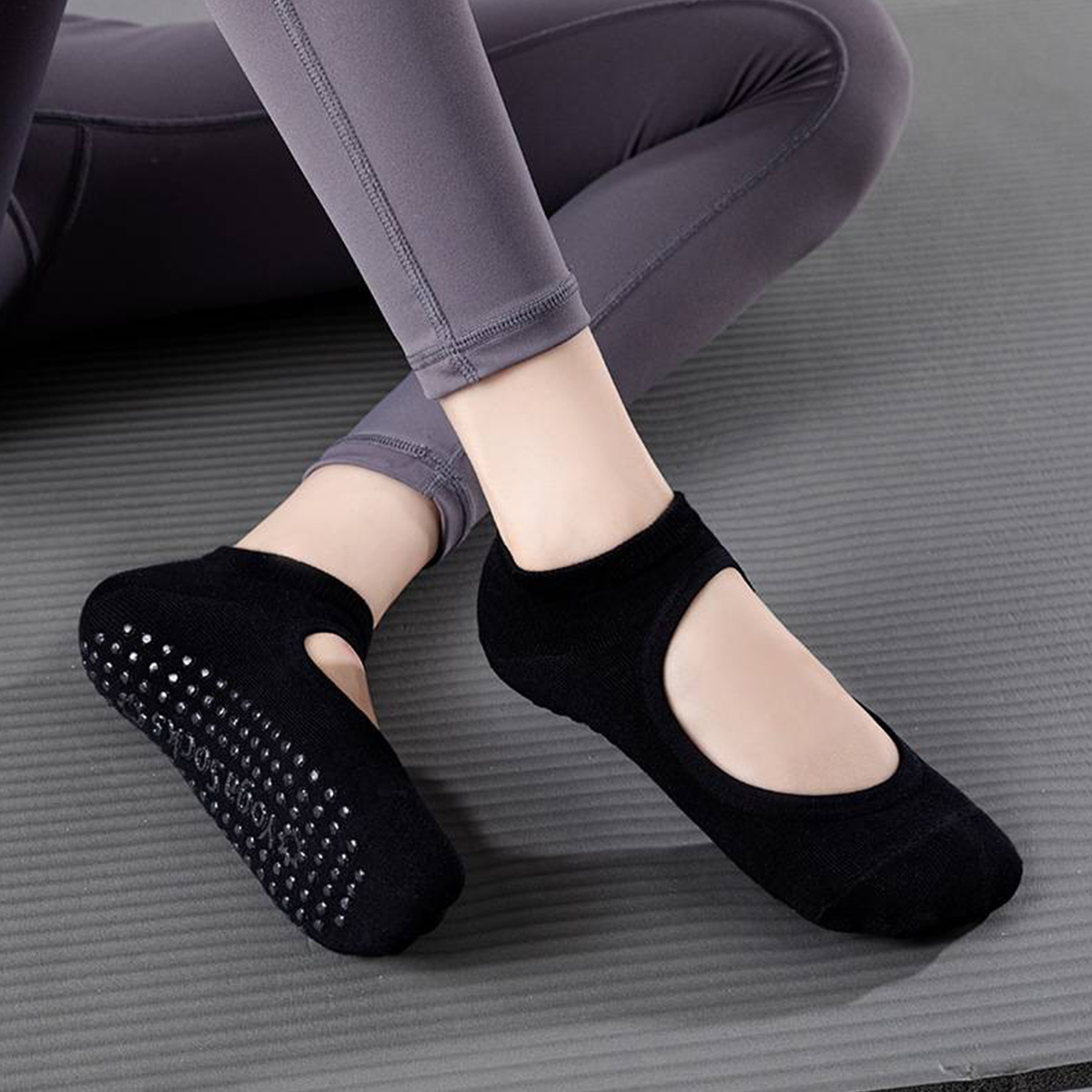 Non-Slip Yoga Socks for Women  - مراجعة Grip Sock Yoga وسعره